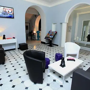 https://hotel-des-flandres.fr-provencehotel.com